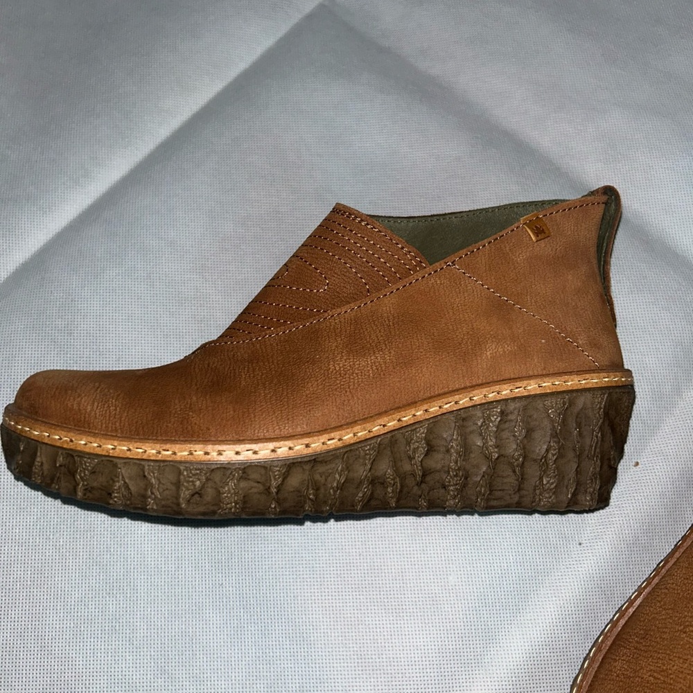 El Naturalista Women's Tan Leather Ankle Booties